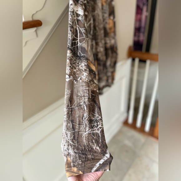 ✨ Realtree Long Sleeve - Picture 7 of 7